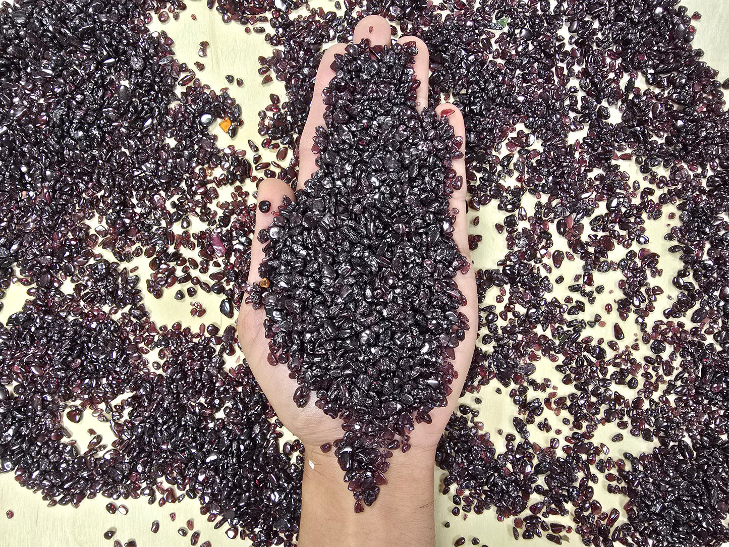 Tumbled Garnet Crystal Chips Bulk