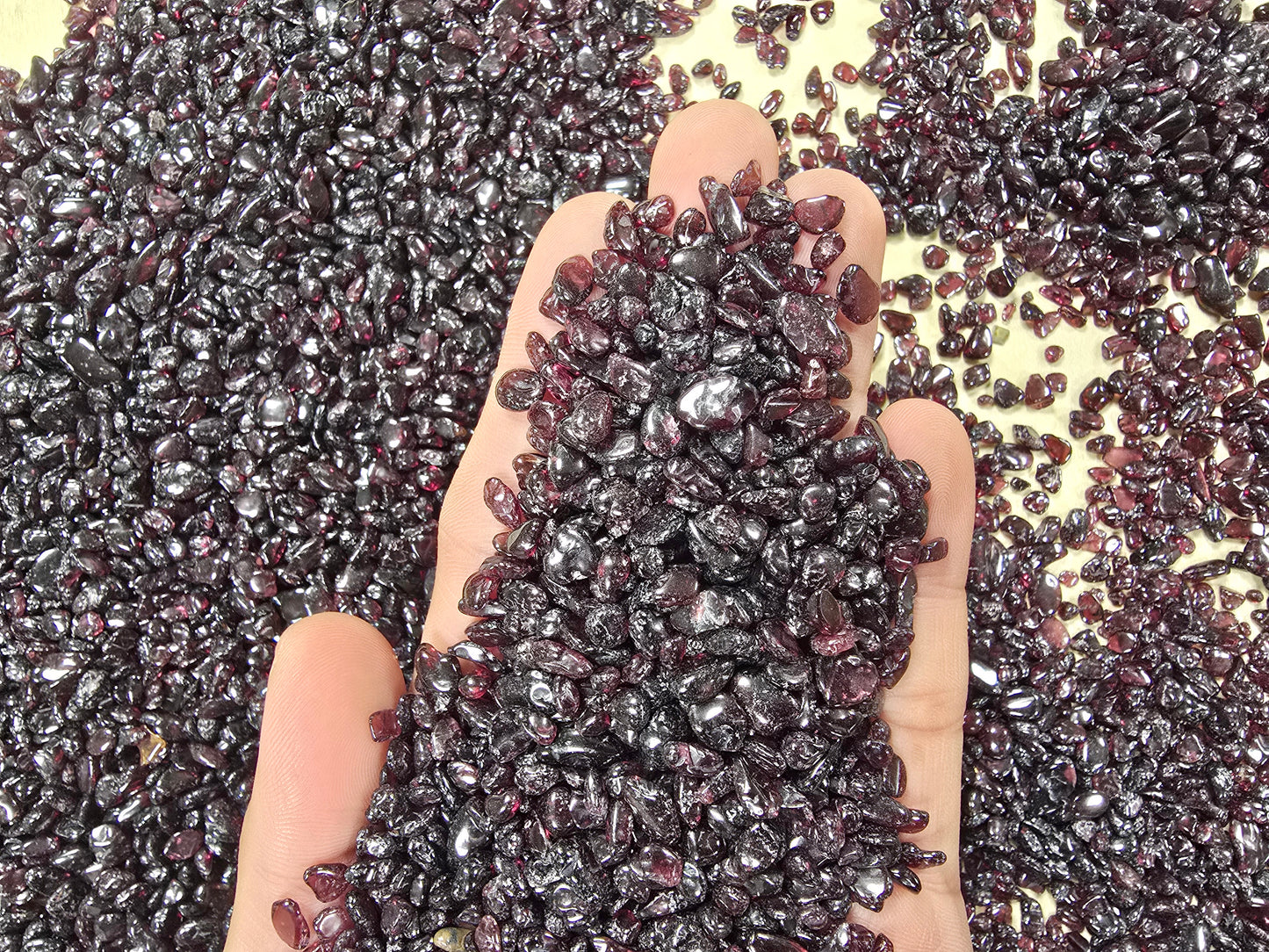 Tumbled Garnet Crystal Chips Bulk